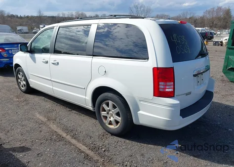 2008 Chrysler Town & Country Touring z USA, uszkodzony, nr VIN 2A8HR54P68R650975